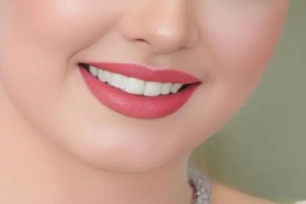 22---iranian actor smile